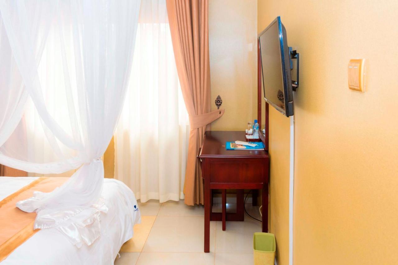 Sapphire Hotel Entebbe Kigo Kajansi Zewnętrze zdjęcie