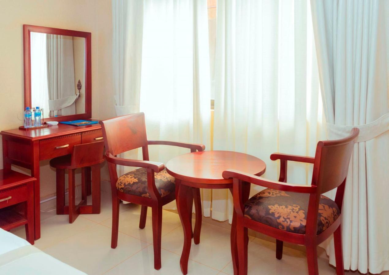 Sapphire Hotel Entebbe Kigo Kajansi Zewnętrze zdjęcie
