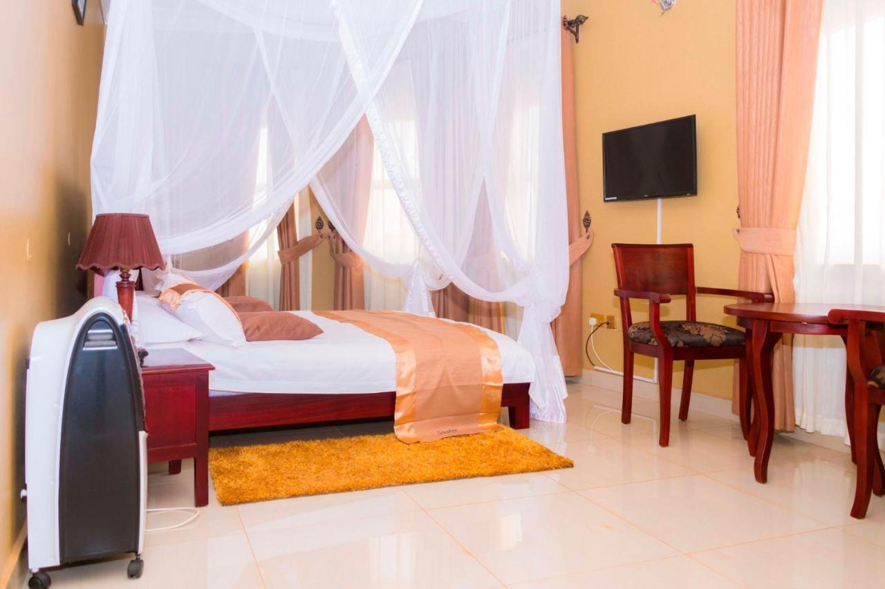 Sapphire Hotel Entebbe Kigo Kajansi Zewnętrze zdjęcie