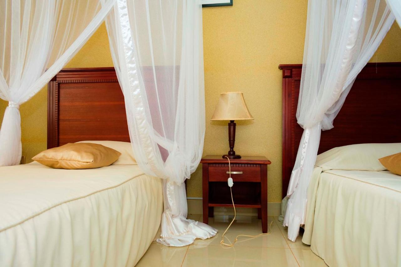 Sapphire Hotel Entebbe Kigo Kajansi Zewnętrze zdjęcie