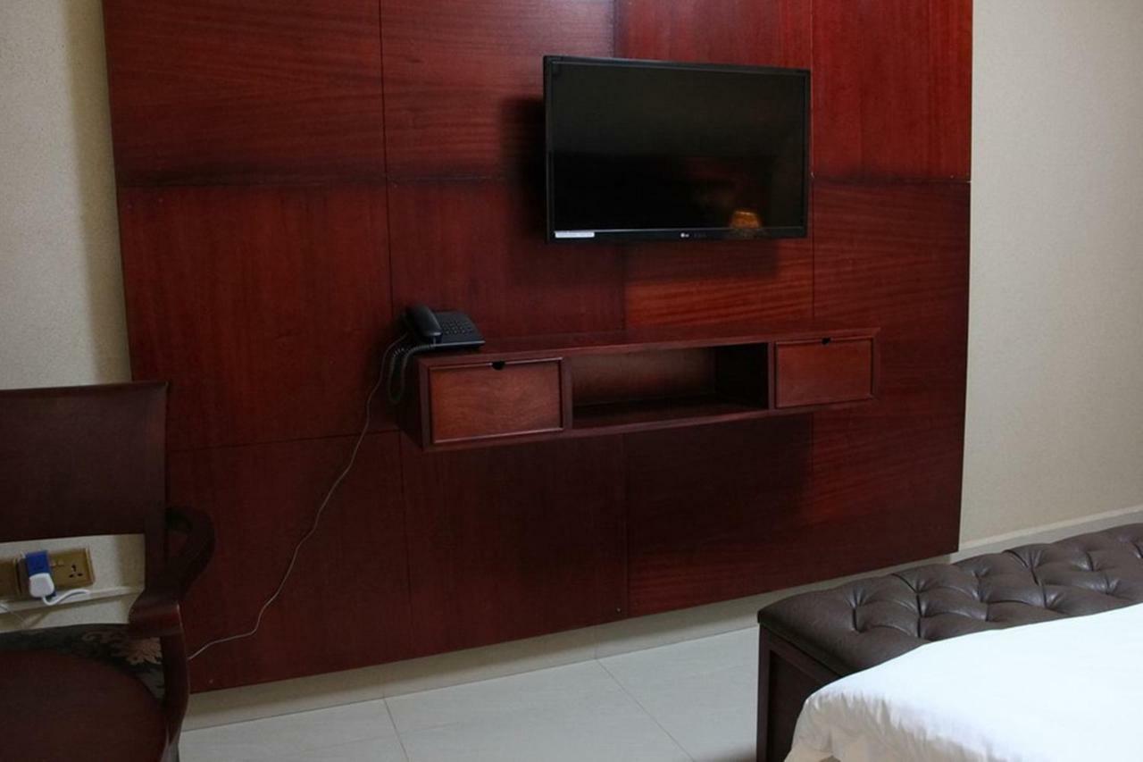 Sapphire Hotel Entebbe Kigo Kajansi Zewnętrze zdjęcie