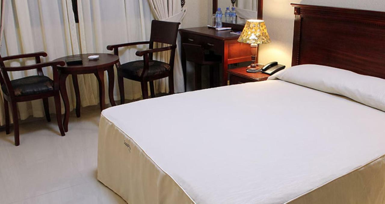 Sapphire Hotel Entebbe Kigo Kajansi Zewnętrze zdjęcie