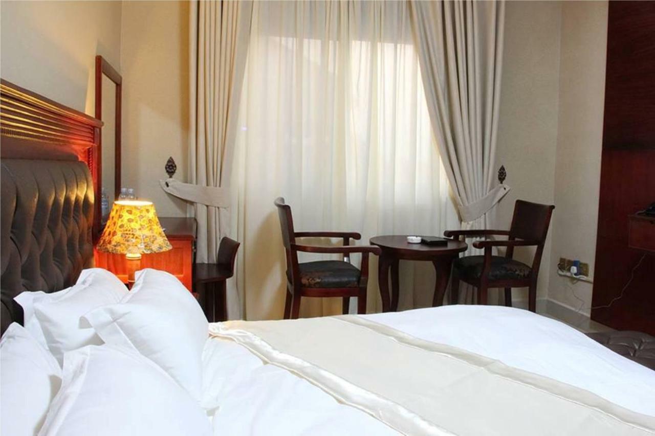 Sapphire Hotel Entebbe Kigo Kajansi Zewnętrze zdjęcie