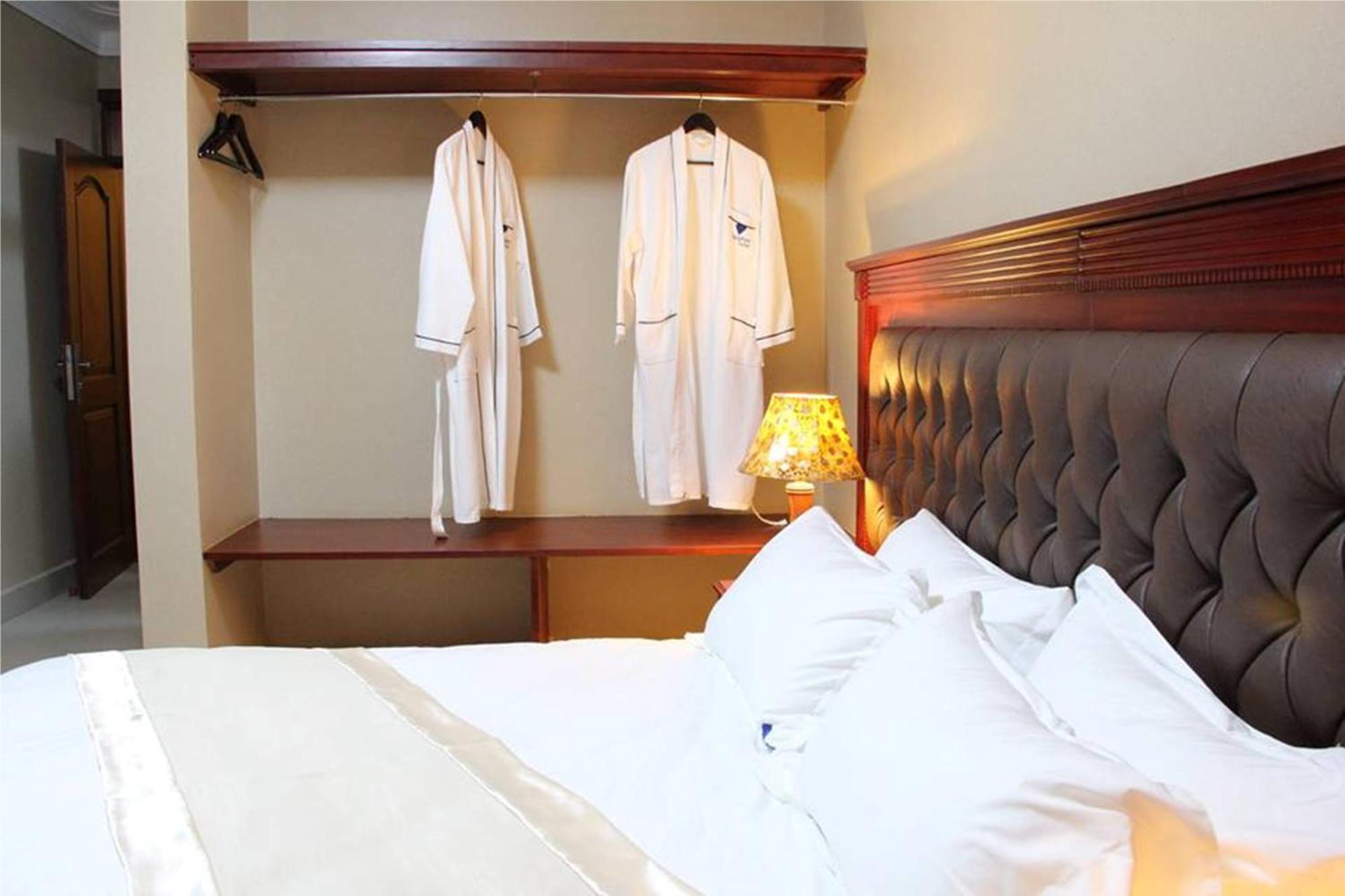 Sapphire Hotel Entebbe Kigo Kajansi Zewnętrze zdjęcie