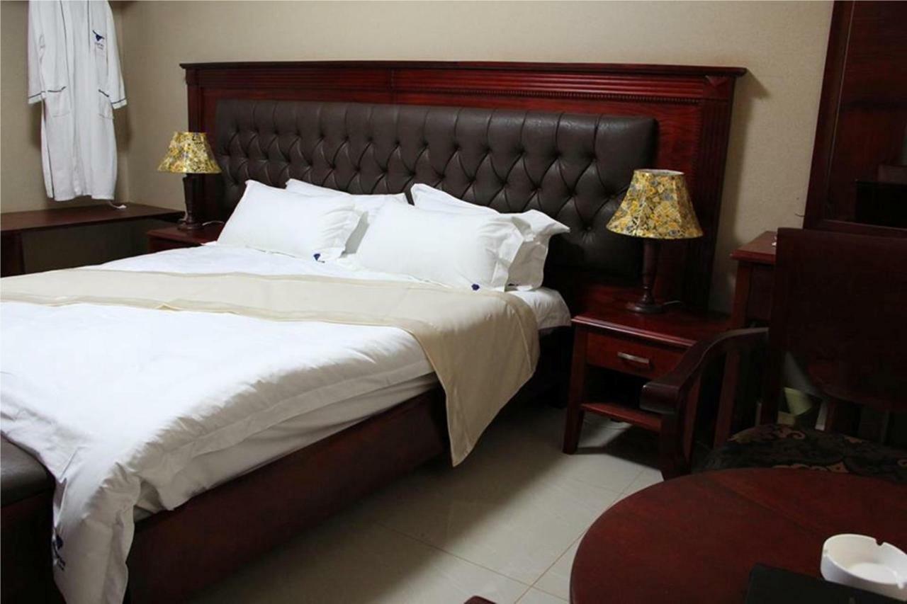 Sapphire Hotel Entebbe Kigo Kajansi Zewnętrze zdjęcie