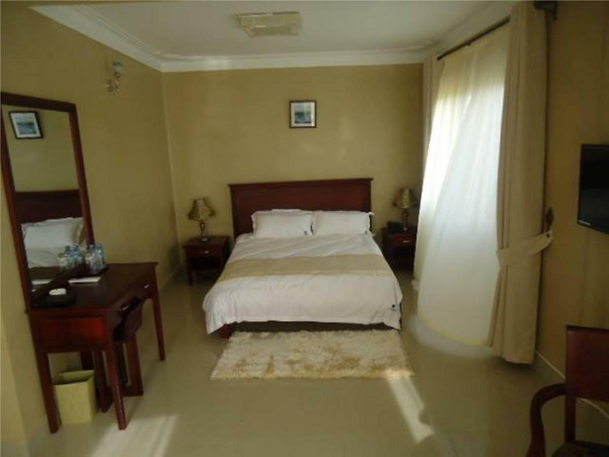 Sapphire Hotel Entebbe Kigo Kajansi Zewnętrze zdjęcie